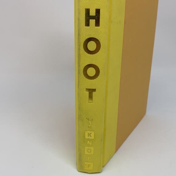 Newberry Award Book Hoot Hard Cover Novel By Carl Hiaasen - Picture 3 of 7